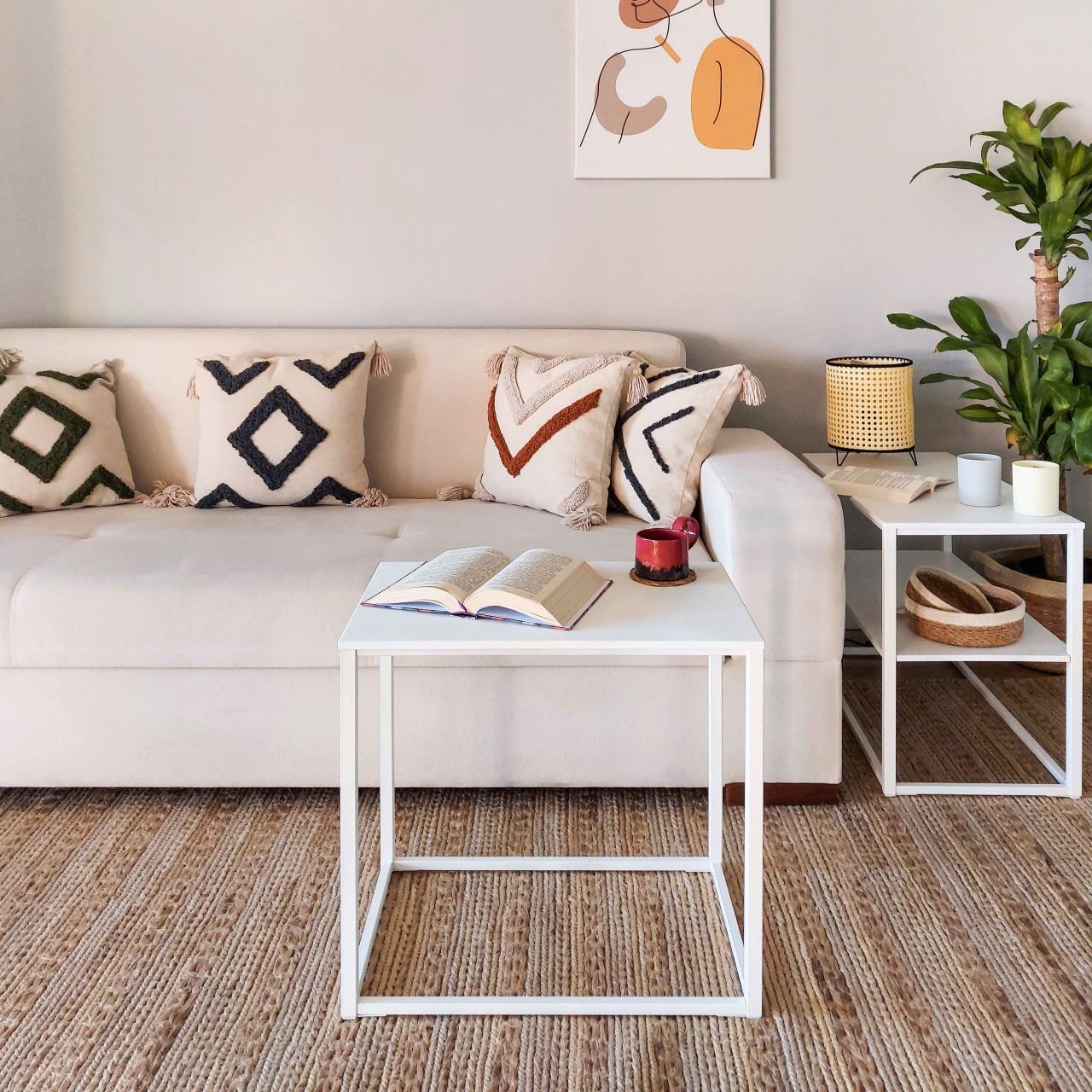 Yan Sehpa Kullanımıyla Evinize Nasıl Şıklık Katabilirsiniz?