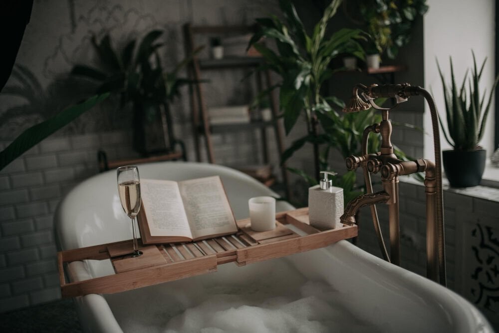 Evde Spa Atmosferi Nasıl Oluşturulur? Rahatlatıcı Ev İçin Pratik Öneriler