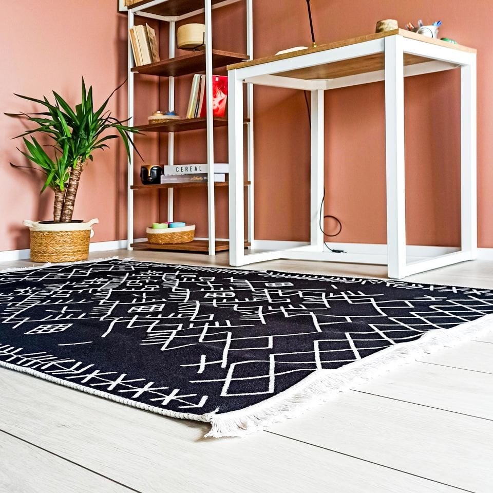 Uşak Çizgisel Desenli Kilim 80X150