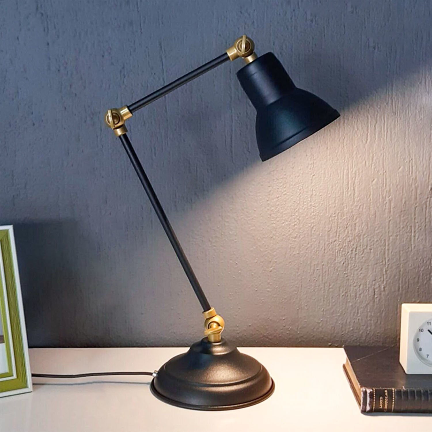 Ayarlanabilir Masa Lambası