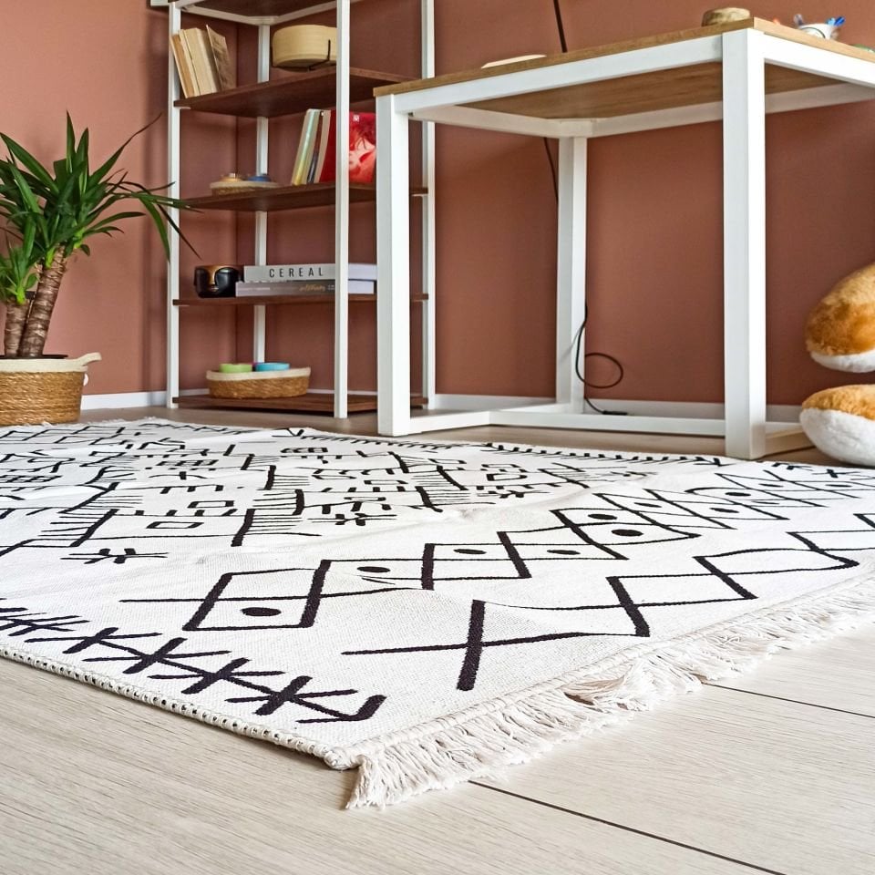 Uşak Çizgisel Desenli Kilim 160X230