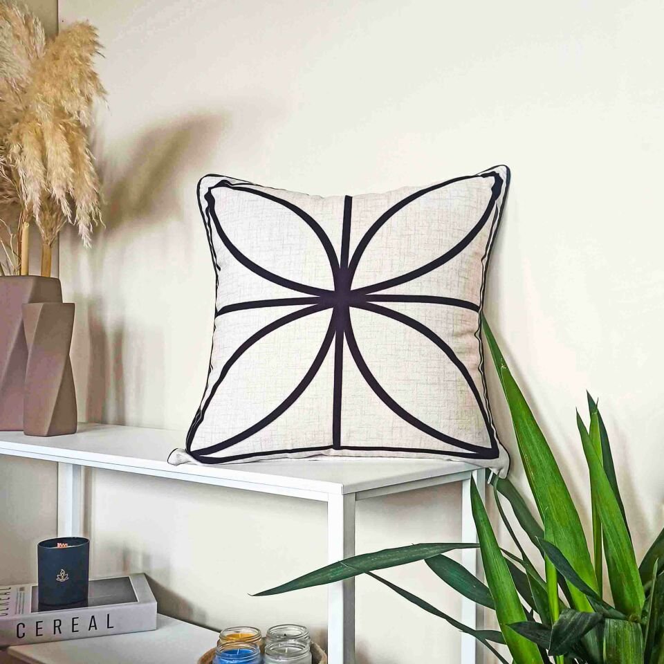 Çapraz Şekilli Kırlent Kılıfı